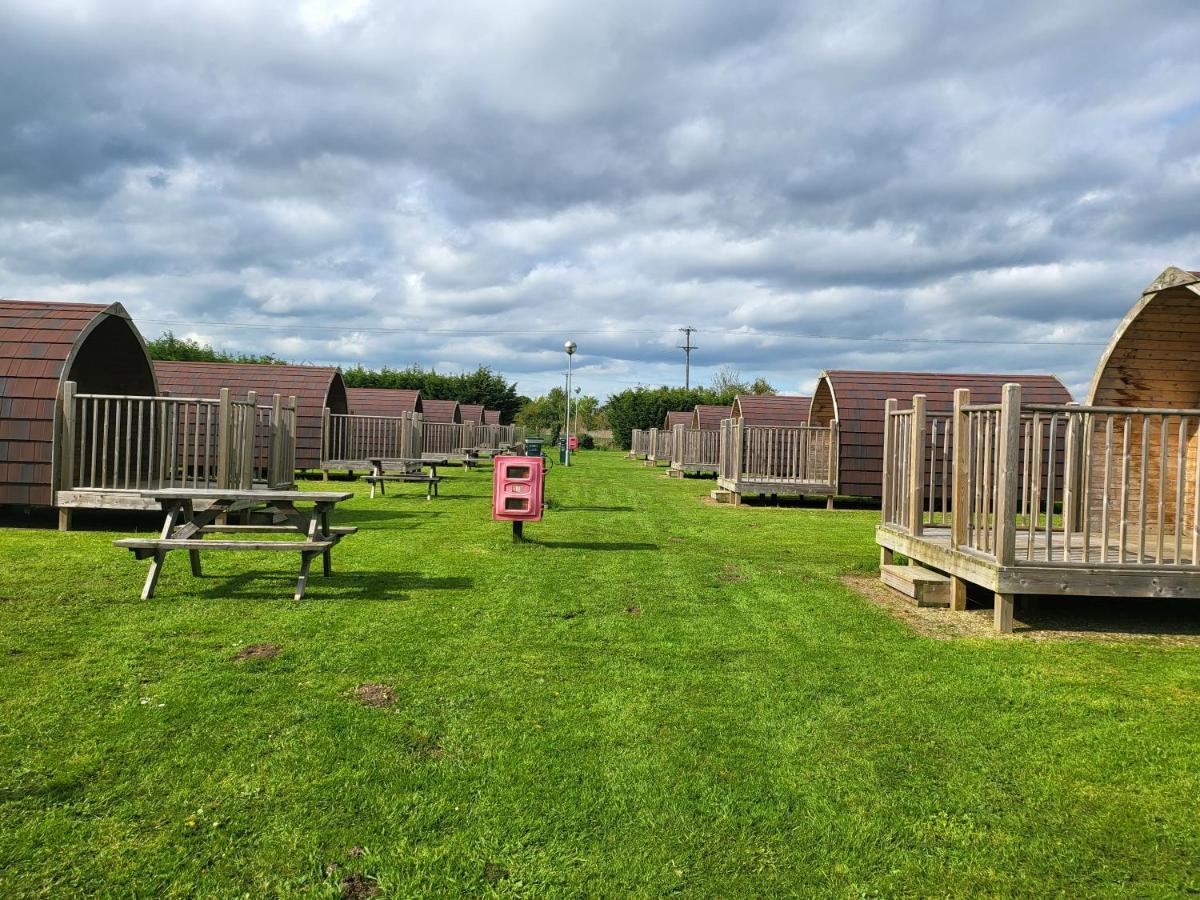 Rustic Pods Riverview Holiday Park Линкольн Экстерьер фото